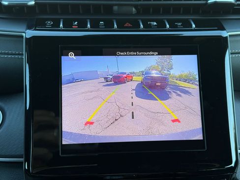 New 2025 Jeep Grand Cherokee L Laredo image 21