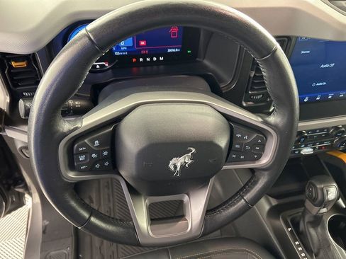 Used 2022 Ford Bronco Badlands image 15