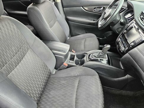 Used 2019 Nissan Rogue SV AWD/4WD image 16