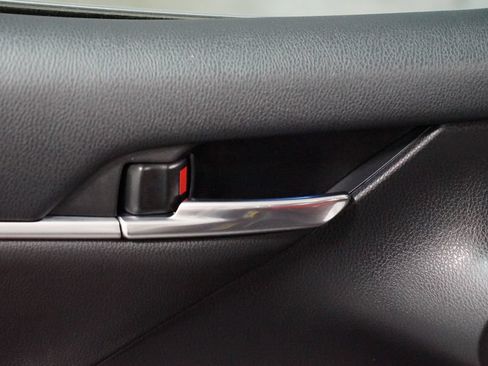 Certified 2022 Toyota Camry XSE FWD image 33