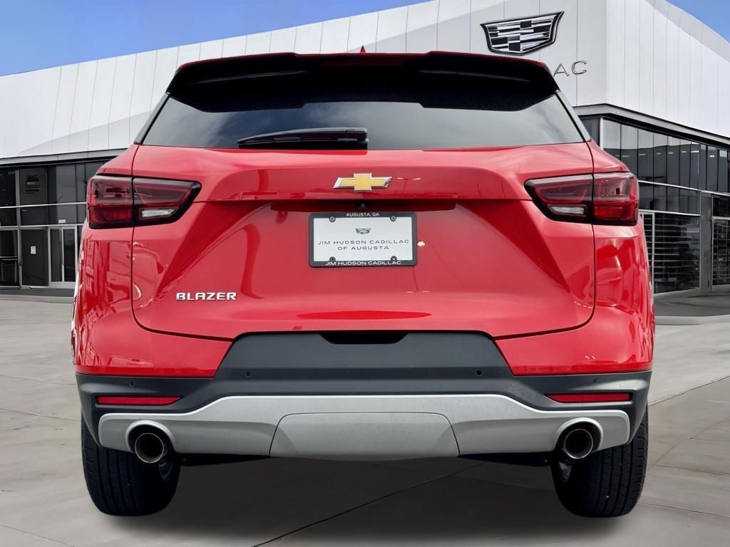 Used 2024 Chevrolet Blazer LT w/ Convenience Package FWD image 6