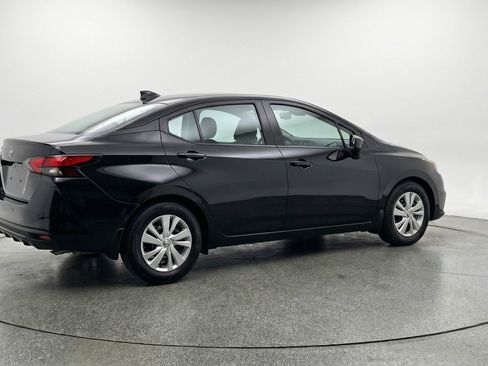 Used 2025 Nissan Versa SV FWD image 9