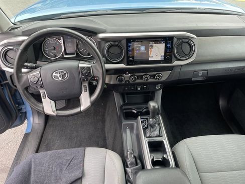 Used 2019 Toyota Tacoma SR5 AWD/4WD image 15