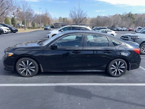 Used 2023 Honda Civic EX image 7