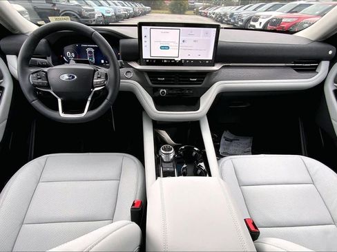 New 2026 Ford Explorer Platinum w/ LUX Leather Package image 5