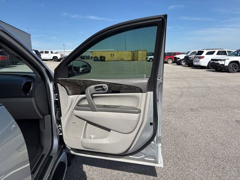 Used 2013 Buick Enclave Premium FWD image 17