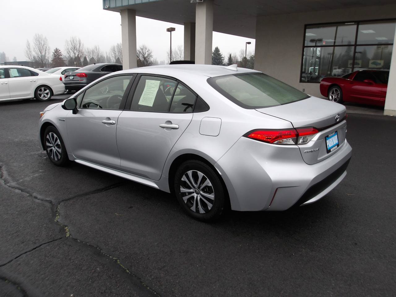 Used 2021 Toyota Corolla LE FWD image 3