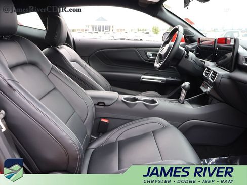 Used 2026 Ford Mustang Premium RWD image 9