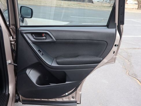 Used 2015 Subaru Forester 2.5i image 25