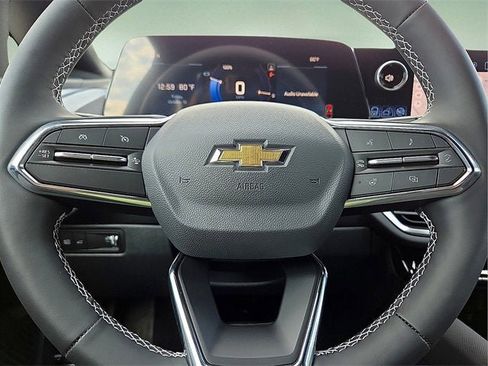 New 2026 Chevrolet Equinox EV LT image 24