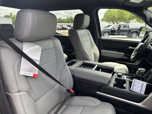 New 2026 Toyota Tundra Limited AWD/4WD image 34