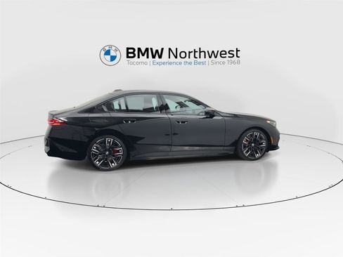 New 2026 BMW i5 w/ Executive Package AWD/4WD image 4