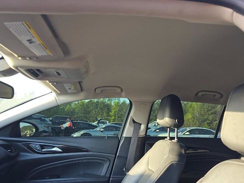 Used 2018 Buick Regal Essence w/ Driver Confidence Package #1 image 16