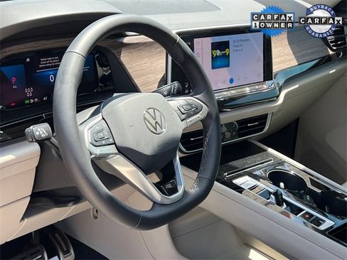 Used 2025 Volkswagen Atlas SEL Premium R-Line image 23