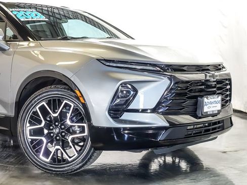 Certified 2023 Chevrolet Blazer RS w/ Enhanced Convenience Package AWD/4WD image 3