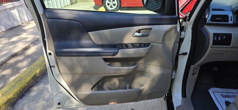 Used 2016 Honda Odyssey SE image 14