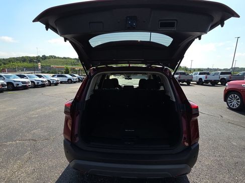 Used 2023 Nissan Rogue SV AWD/4WD image 31