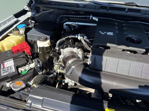 Used 2022 Nissan Frontier PRO-4X w/ Pro-4X Premium Package image 14