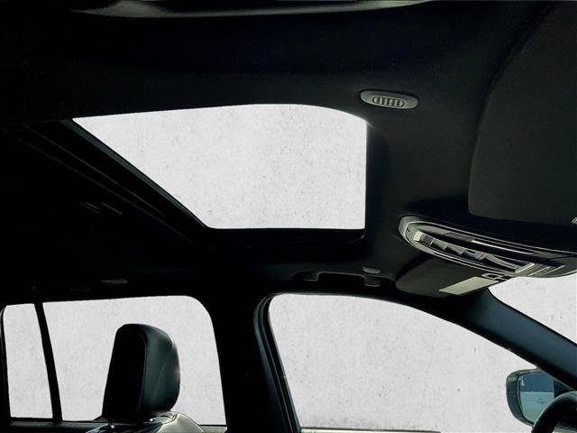 Used 2025 Jeep Grand Cherokee Altitude RWD image 30