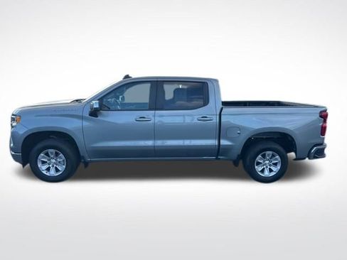 Used 2025 Chevrolet Silverado 1500 LT image 2