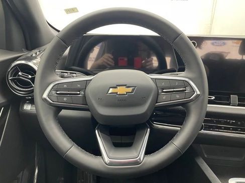 New 2026 Chevrolet Equinox LT w/ Convenience Package II image 11