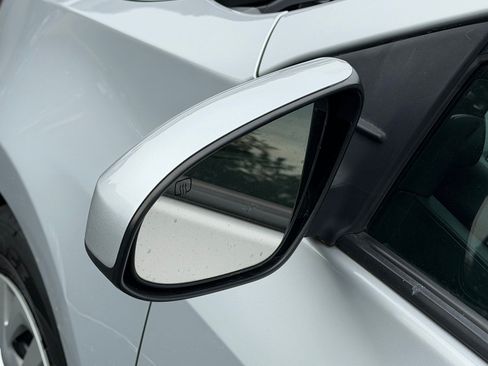 Used 2019 Toyota Corolla LE FWD image 11