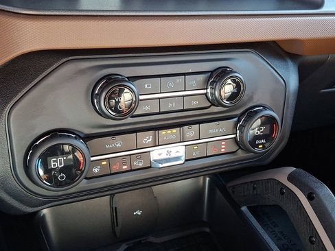 Certified 2024 Ford Bronco Outer Banks image 15