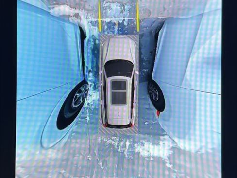 Used 2025 Volvo V60 B5 Cross Country Plus image 22