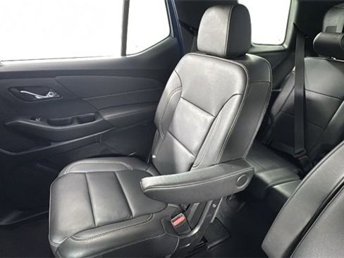 Used 2023 Chevrolet Traverse LT image 14