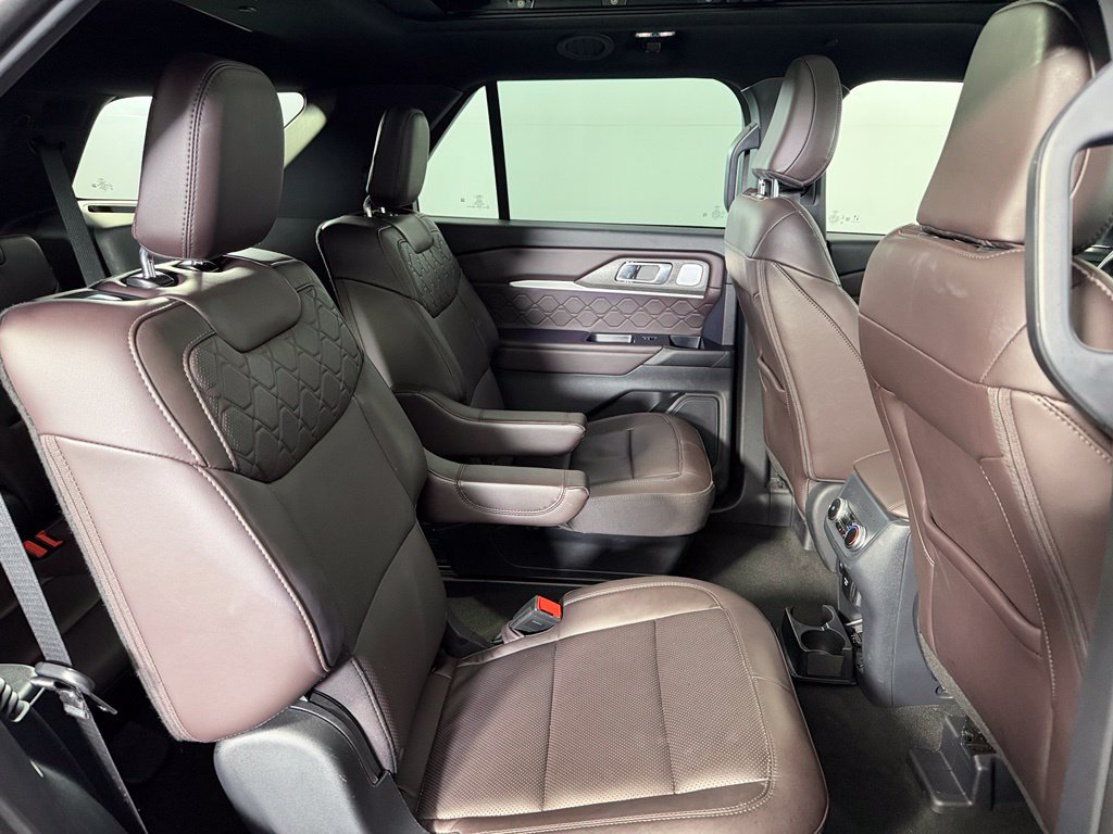 Used 2025 Ford Explorer Platinum w/ LUX Leather Package AWD/4WD image 19