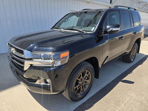 Used 2020 Toyota Land Cruiser Heritage Edition image 14
