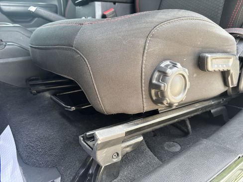 Used 2021 Jeep Wrangler Rubicon AWD/4WD image 15