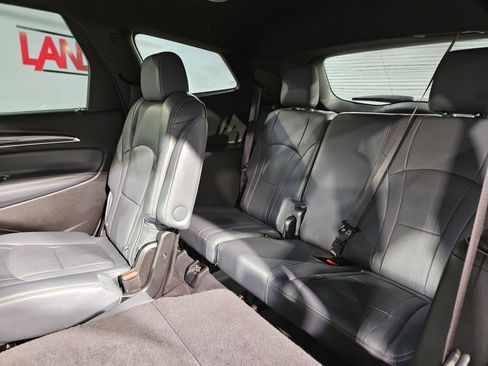 Used 2024 Buick Enclave Premium image 38
