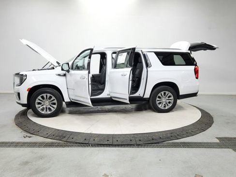 Used 2024 GMC Yukon XL Denali image 12