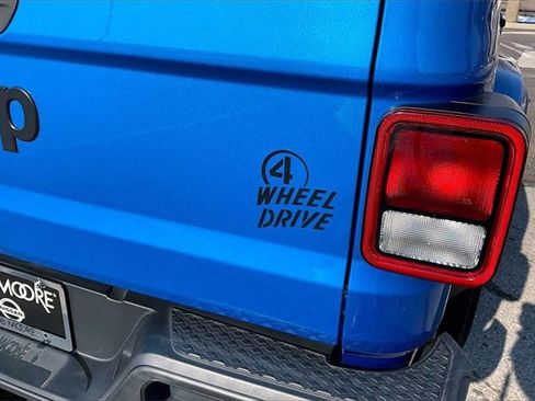 Used 2021 Jeep Gladiator Willys image 8
