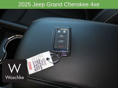 New 2025 Jeep Grand Cherokee Limited 4xe w/ Trailer Tow Package AWD/4WD image 35