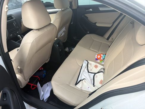 Used 2018 Volkswagen Jetta SE FWD image 8