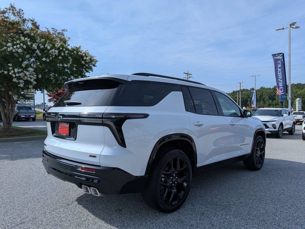 New 2026 Chevrolet Traverse RS w/ LPO, Floor Liner Package FWD image 8