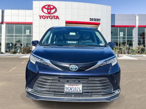 Certified 2023 Toyota Sienna Limited AWD/4WD image 2