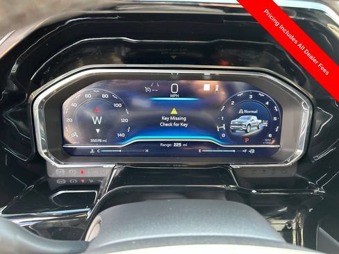 Used 2022 Chevrolet Silverado 1500 ZR2 w/ Technology Package AWD/4WD image 10