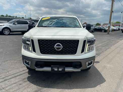 Used 2018 Nissan Titan PRO-4X w/ Pro-4x Utility Package AWD/4WD image 2