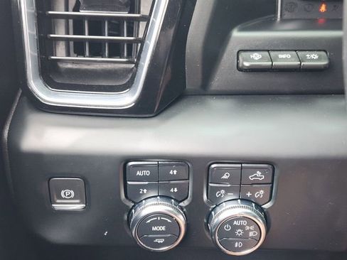 Used 2024 GMC Sierra 2500 Denali w/ Denali Reserve Package AWD/4WD image 23