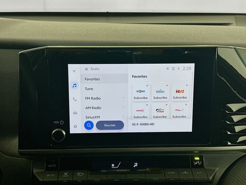 Used 2025 Toyota Camry SE image 21