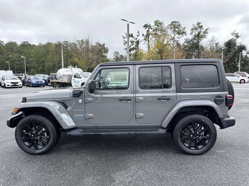 Used 2022 Jeep Wrangler Unlimited Sahara w/ Cold Weather Group image 6