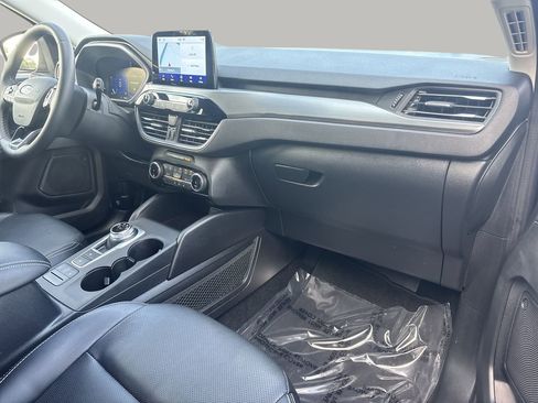 Certified 2022 Ford Escape Titanium image 12