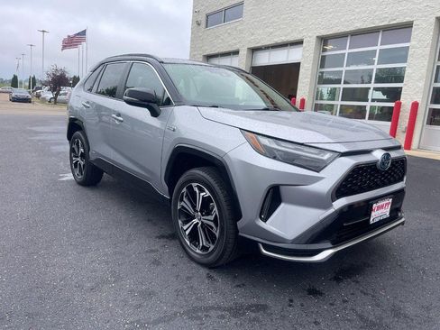 Used 2024 Toyota RAV4 XSE AWD/4WD image 2