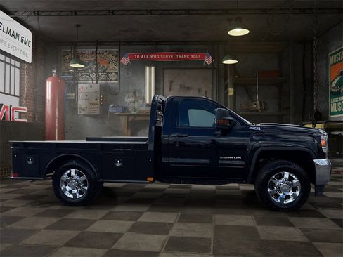 Certified 2018 GMC Sierra 2500 SLE w/ SLE Preferred Package image 8