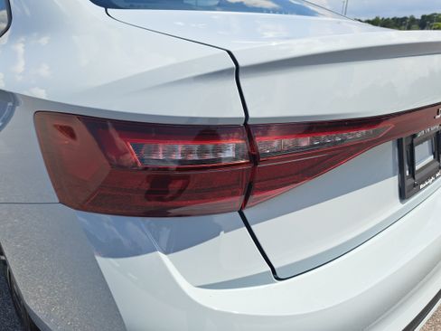Certified 2025 Volkswagen Jetta Sport FWD image 34