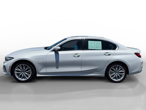 Used 2024 BMW 330e RWD image 2