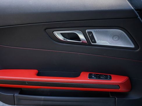 Used 2018 Mercedes-Benz AMG GT S image 32